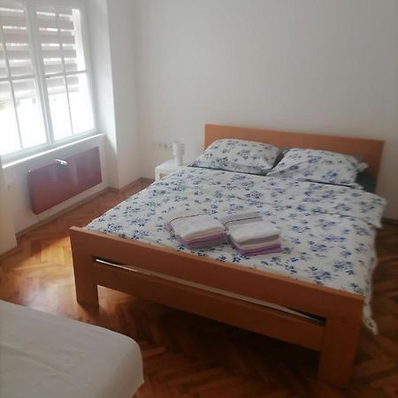 Apartman Semren Apartment ซาเกร็บ ภายนอก รูปภาพ