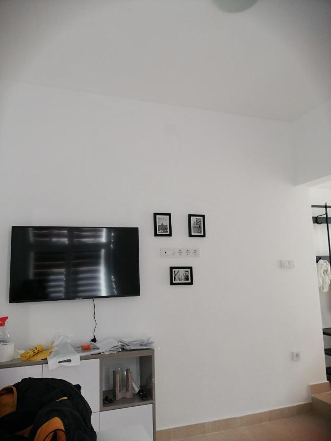 Apartman Semren Apartment ซาเกร็บ ภายนอก รูปภาพ